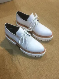 Spedizione di nuove piattaforme di pelle di pecora gratuite scarpe casual estate con tacchi rotondi cm allacciati di colore bianco