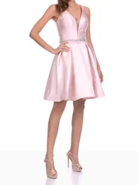 Różowa sukienka Bal Suknie Krótkie Party Suknie Z Bocznymi Kieszenie Sweetheart Bez Rękawów Zroszony Talia Backless Satin