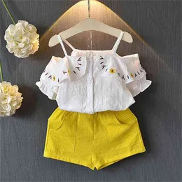 Summer Girls 'Zestawy odzieżowe Koreańskie Off-The-Bohater Krótki Rękaw Top + Spodnie Kieszonkowe 2 sztuk Baby Kids Clothes Suit Drużynie 210625