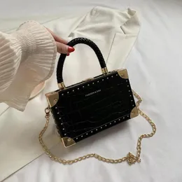 High-end textur handväskor Kvinnor påsar Små väskor 2021 Vår och sommar Ny trendig modekedja Messenger Texture Box Väska