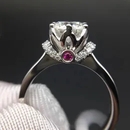 9K Vitguld Moissanite Ruby Crown Lab Diamond Moissanite Smycken Romantisk Bröllopsjubileum