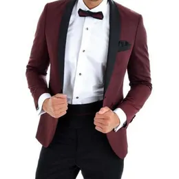 Slim Fit Men Passar 2 Piece Burgundy Bröllop Tuxedo Med Svart Byxor Sjal Lapel Man Mode Kläder Jacka Groom Prom Blazer x0909