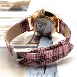 2021 nuovi orologi da donna moda piccolo fresco stampato cintura scozzese studente orologio al quarzo orologio casual abito da donna orologi da donna241c