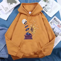 Månmusik Gullig tecknad Söt tryck Kvinnor Hoody Hip Hop Kreativitet Hooded Harajuku Fleece Hoodie Vintage Comfort Woman Streetwear Y0820