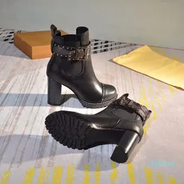 Lüks Kadın Çizmeler Kahverengi Baskılı Siyah Deri Tıknaz Topuk Moda Martin Çizmeler Platformu Bayan Bayan Ayak Bileği Çizmeler Tasarımcı Kış Ayakkabı