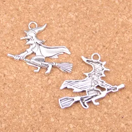 33 st antik silverpl￤terad bronspl￤terad h￤xa p￥ Broomstick Halloween Charms h￤nge diy halsband armband armband fynd 36*34mm