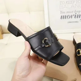 2021 heißes neues Design Damen Casual flache Hausschuhe Schuh Büro Dame Mode weiches Leder schwarz Slides offene Spitze Outdoor Urlaub Strand weiß#G54