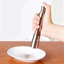 Młyny pieprzowe ze stali nierdzewnej Thumb Push Salt Pepper Grinder Przenośny Maszyna ręczna Spice Sos Kuchnia Narzędzia Kuchenne T2I51704