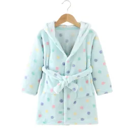 Baby Robe Hoodies Menina Meninos Sleepwear Banheira de Inverno Toalhas Crianças Roupão Macio Bathrobe Pijamas Crianças Roupas Quentes Homewear 211130