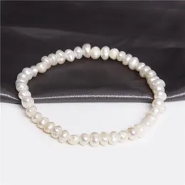 5-5.5mm自然な淡水白真珠のブレスレットの弾性バロック様式の真珠の真珠のバングルチェーンファインジュエリーギフト