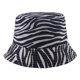 2020 Ny mode reversibel svart vit randig zebra print hink hattar för kvinnor Gorras Fisherman kepsar sommar g220311