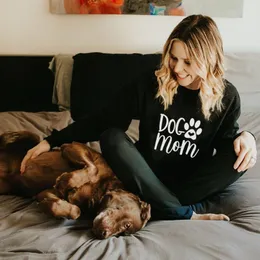 Kvinnors Tröjor Sweatshirts Dog Mom Print Sweatshirt Lover Kläder Harajuku Casual Round Neck Vinter Borstat Pullovers Kvinna Toppar Ropa m