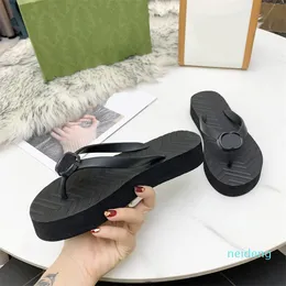 2022 Ladies Beach Slides Fashion V-Shaped Flip Flop Sandals Storlek 35-42