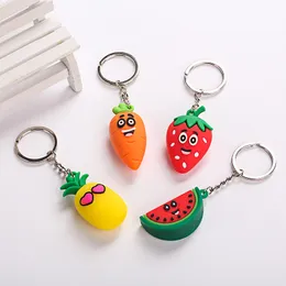 PVC Girl Toy Pendant Keychain Söt present Simulering Fruktpåse Pendant Key Ring Heart 3D Avokado Keychain Bag Coin Purse Key Ring