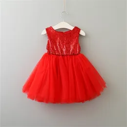 Retail Summer Girl Dress Sequins Backless Love Heart Tulle Princess Barnkläder 1-5Y SH042 210610