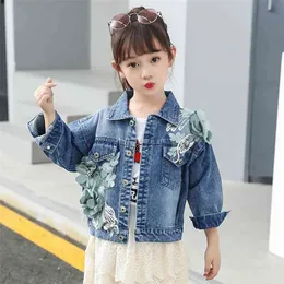 Spring Baby Girls Coat Fashion Jeans Turn-down Collar Coats för Teenage Bomull Barn Denim Jackor Lace Blomma Toppar 4 8 12yrs 210622