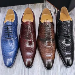 Luxury Men Oxford Shoes Snake Skin Prints Classic Style Dress Leather Shoes Coffee Black Lace Up Point Toe Formella skor Män