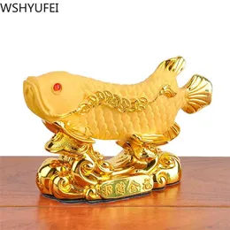 Çin Tarzı Şanslı Ev Ofis Şirketi Araba Talisman Para Çizim Fortune Arowana Altın Reçine Balık Dekoratif Heykeli 210811