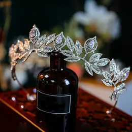 Gorgeous Crystal Crown Tiara de Noiva Meghan Markle Bröllop Tillbehör Kvinnor Hår Smycken Zirkon Bröllop Kronor och Tiaras