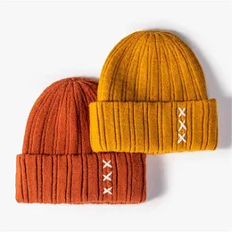 ビーニー/スカルキャップユニセックスウールの帽子ファッションカジュアルな冬の帽子厚さの暖かい屋外ニット帽子女性のためのボンネットCzapka Zimowa Damska Gorra