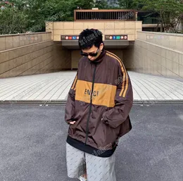 21SS 남성 여성 디자이너 재킷 재킷 파리 윈드 브레이커 스트립 편지 대형 옷 streetwear 코트 겉옷 긴 소매 남자 의류 커피 빨간색 m-2xl