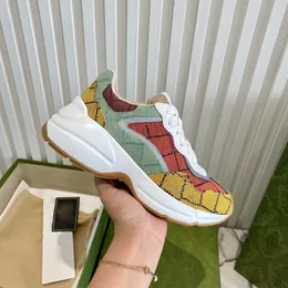 2021 Tasarımcı Rhyton Sneakers Bej Erkekler Eğitmenler Vintage Lüks Chaussures Bayanlar Dantel-Up Ayakkabı Tasarımcı Sneakers Unisex Aşıklar Ile Kutusu Boyutu 35-46