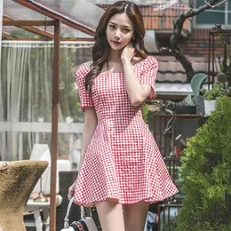 Röd plaid mini a line klänning koreanska damer sexiga sommar kortärmad backless natt fest klänningar för kvinnor 210602