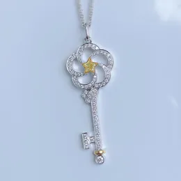 Gorący Sprzedam Gwiaździste Pięcioksiężne Star Cut Yellow Cyrkon Wisiorek S925 Silver Key Naszyjnik 2021 DIY Fine Jewelry Walentynki Prezenty Q0531