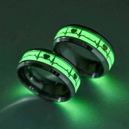 Moda Ze Stali Nierdzewnej Luminous Finger Pierścień Dla Kobiet Mężczyźni Świecące W Dark Heart Para Bands Wedding Buberry Akcesoria JZ513 G1125