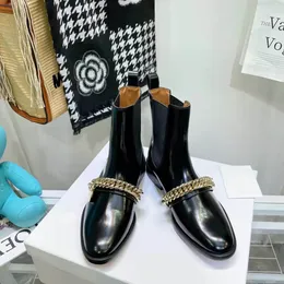 2021 Moda Ladies Buty Luksusowe Projektant Czarny Skórzany Metal Chain Martin Buty 35-40 z pudełkiem