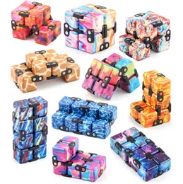 The latest party Supplies decompression toy 4X4X4CM size has many styles to choose from, unlimited folding UV printed small cube