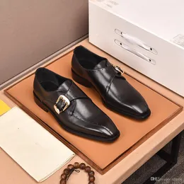 Sapatos de vestido de luxo clássico branco preto vermelho dourado triplo preto top mulheres sapatos de couro de mulheres baixos tênis de treinadores ao ar livre sapatos de esportes