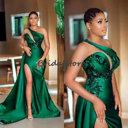 Plus Size Grüne afrikanische Ballkleider 2022 mit hohem Schlitz Sexy One-Shoulder-Meerjungfrau-Abendkleider Elegante schwarze Mädchen formelles Partykleid Aso Ebi Robes De Soir￩e