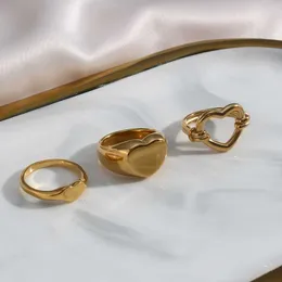 Kvinnor Smycken 2021 Trend Bästsäljande Söt Hål Hjärta 18K Förgyllt Rostfritt Stål Ringar För Girls Vintage Men's Finger Ring X0715