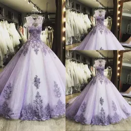 Lavendor Quinceanera Dresses Sleeveless Sweep Train Tulle Sparkly 스팽글 레이스 레이스 아플리케 파티 볼 가운 커스텀 멍청이 공식적인 이브닝웨어 403