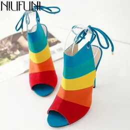 Sandaler niufuni stilettos färg matchande kvinnor ränder ankel remmar skor kikar tår hög kvalitet mocka