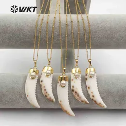 WT-JN056 WKT Whole Pop Natural Shell Pearl Embellished Sea Dating Lady Gift Golden Pendant Necklace