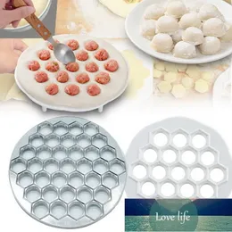 Pastry Tools Dumpling Mould Plastic Ravioli Maker Kitchen Gadget Dumplings Meat Pelmeni Mold