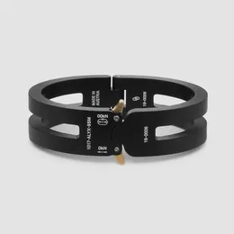 Alyx armband Lover par bokstäver gravyr Streetwear Functional Aluminium Alloy Alypyx Bangles armband Q0717