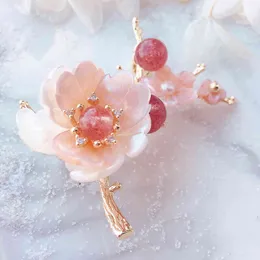 CCIjing Natural Deep Sea Carved Shell Pearl Strawberry Crystal Gwig Flower Broszka Cute i Lovely XZ3000