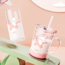 子供ガラスウォーターカップかわいい漫画幼児ドリンクマグッタストロー漏れ防止牛乳ボトルキッズスケール安全牛乳タンブラー