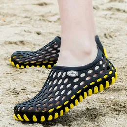 الرجال النساء الصنادل الصيف شاطئ أحذية المياه fema عارضة الانزلاق على أحذية شبشب الذكور croc قباقيب الكروكس crocsed الشقق sandalias زلة Y0714