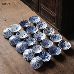 4個/セット手作り青と白の磁器ティーカップ中国のレトロな茶碗コーンセラミックティーカップポータブルパーソナルシングルカップ70ml