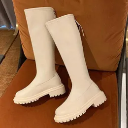 2022 Stivali da donna lunghi di marca invernali Stivali al ginocchio alti di lusso Chelsea Chunky Platform Shoes Ytmtloy Zipper Punta tonda Botines De Mujer Y1018