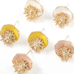 Leaf Shaped Stud Earring for Women Retro Trendy Gold Color Metal Irregular Earrings Jewelry