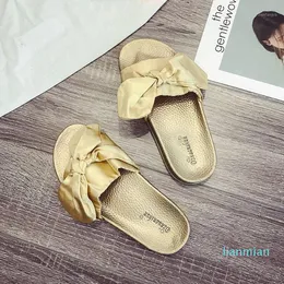 Chinelos 2022 Mulheres Gold Beach Arco Designers Open Tee Slides fora Casual Sapatos Mulher Sandálias Verão Senhoras Sexy Flat Chinper
