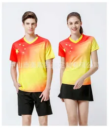 China red summer V-neck men's and women's moisture absorption and sweat wicking running badminton top T-shirt