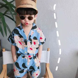 Sommar mode pojkar stor blommig strand stil mjuka kläder sätter barn tunna andningsbar t-shirt + shorts 2pcs kostymer 210528