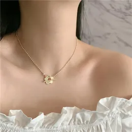 Chokers Blommahalsband för kvinnor Fashion Sydkorea Front Buckle Petal Pendant Clavicle Chain Wedding Party Jewelry Gift