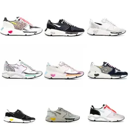 Fashion Italy Deluxe Sneakers Running Women Shoes Classic White Do-old Sequin Dirty Designer Superstar Man Trainers